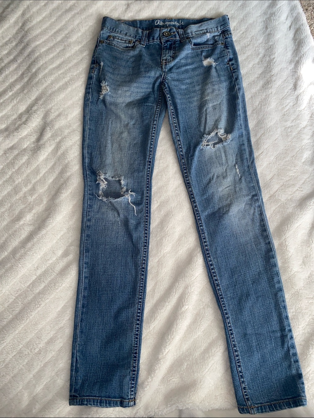Aeropostale Women's Light Blue Distressed Boyfriend Jeans